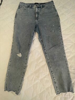 Women's Banana Republic Light Blue Slim Jeans with Distressed Detail - Sz 32
